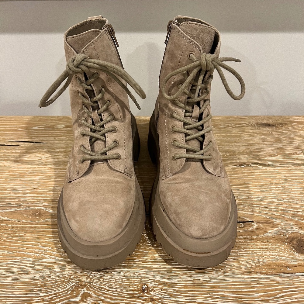 Steve Madden Taupe Lug Sole Lace Up Suede Booties Size 8.5